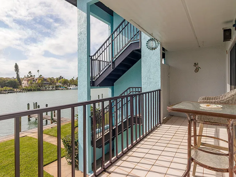 12080 Capri Cir S #101 — Photo 33