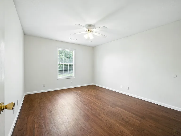 256 Executive Ave #A — Photo 10
