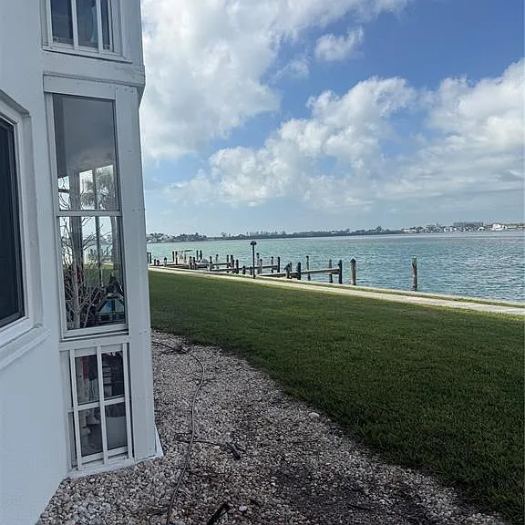 775 John Ringling Blvd #33 — Photo 35