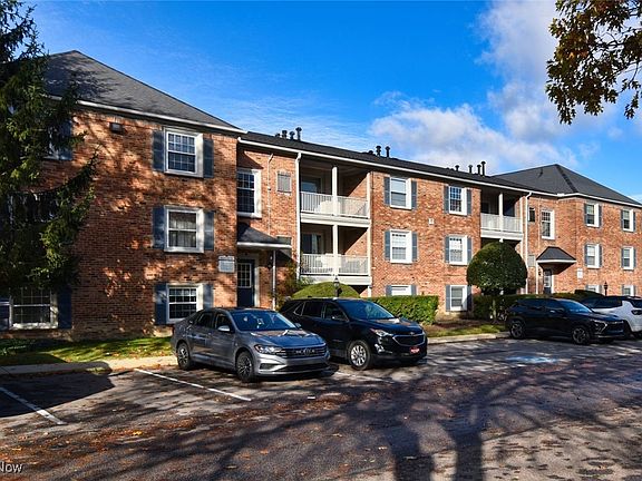 3rd image of 2237 Glouchester Dr