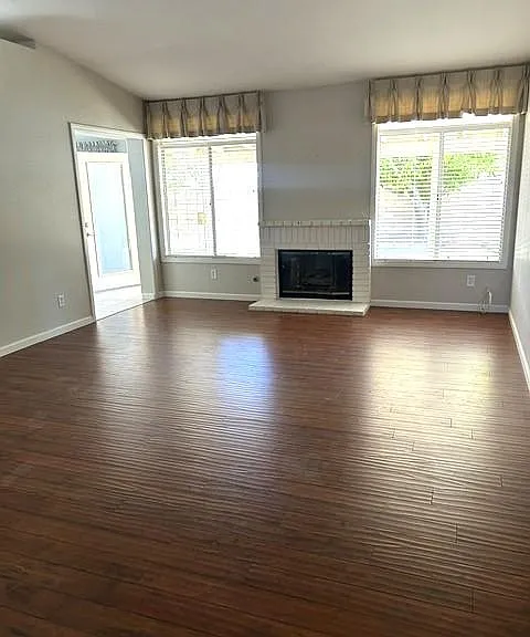 2800 Banyan Tree Ln — Photo 3