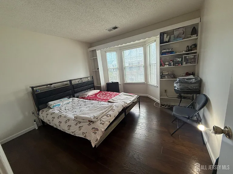 207 Darwin Ln — Photo 11