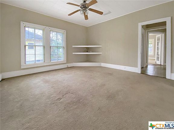 4th image of 211 Darst St