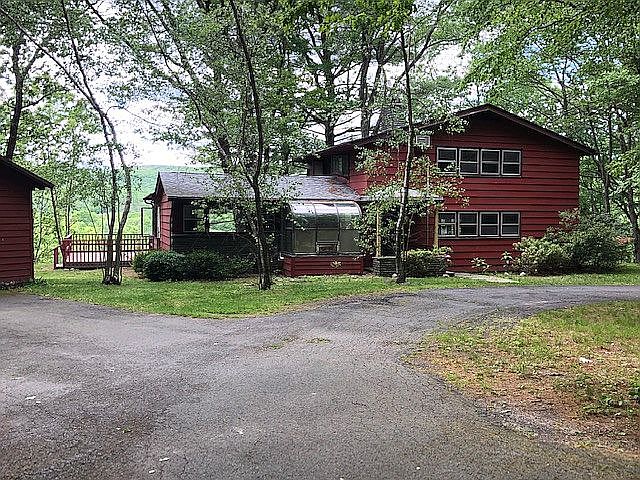 1st image of 9 Cherry Hill Ln