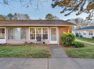 195 Newcastle Ct UNIT F, Ridge, NY 11961