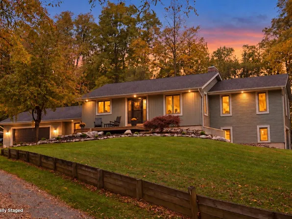 3667 Ten Mile Rd NE, Rockford, MI 49341