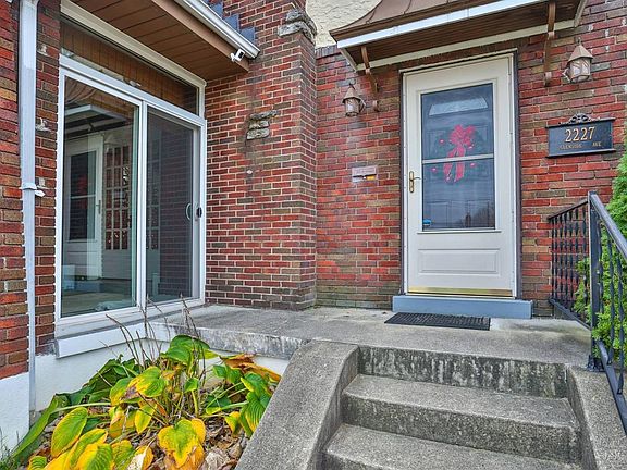 3rd image of 2227 Glenside Ave