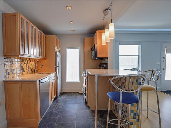 5th image of 1545 Euclid Ave APT 6K