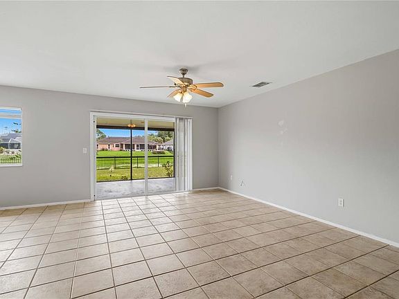 5th image of 4108 Abbotsford St