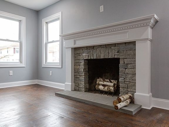3rd image of 85 Westwood Ave