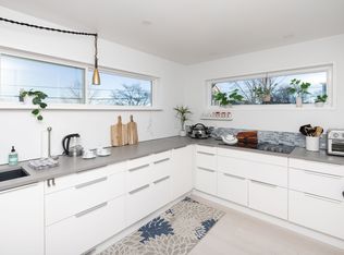 19 Sandy Bar Dr, Worcester, MA 01604