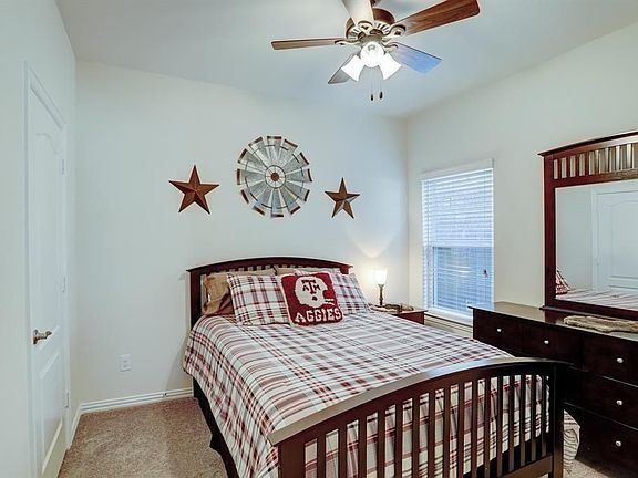3rd image of 205 Brookwood Park Ln