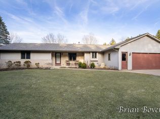 2835 13 Mile Rd NE, Rockford, MI 49341