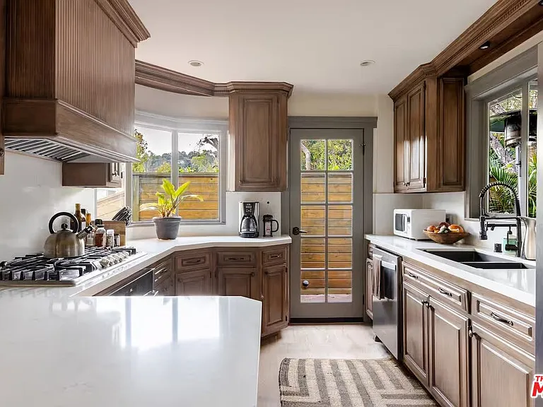 12208 Laurel Terrace Dr — Photo 11