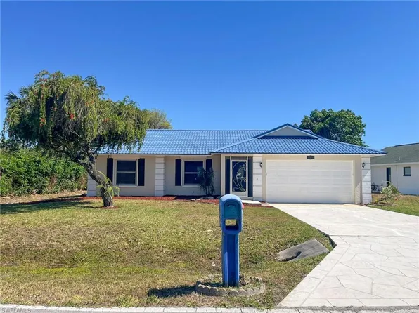 1706 Forest Lakes BLVD, NAPLES, FL 34105