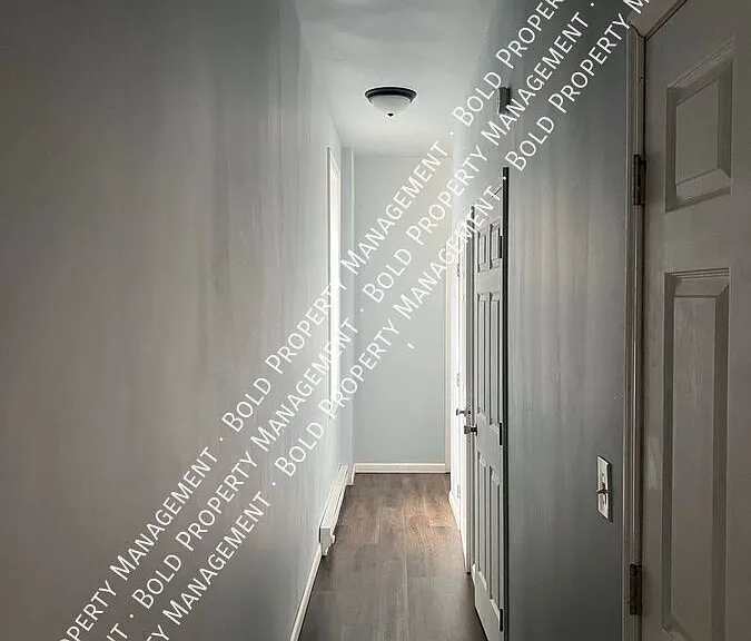 910 Walnut St #1 — Photo 24