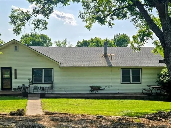 7955 Ness Rd, Erie, KS 66733