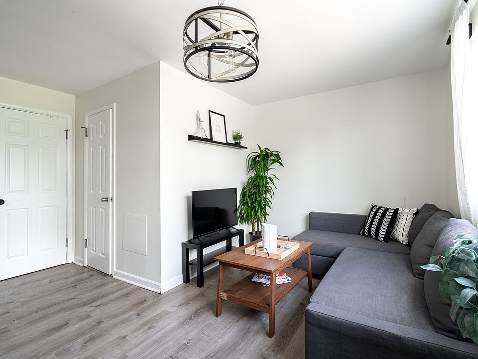 1st image of 605 Dennison Ave APT 3