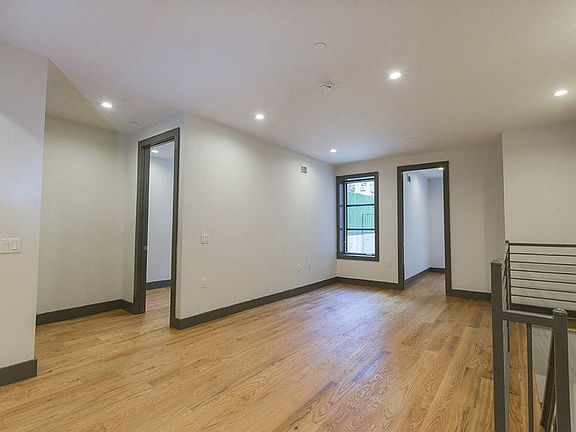 5th image of 182 Jefferson St #1A