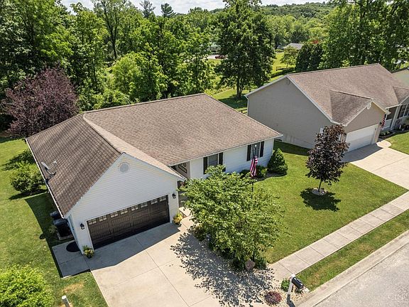 2nd image of 112 Elizabeth Dr