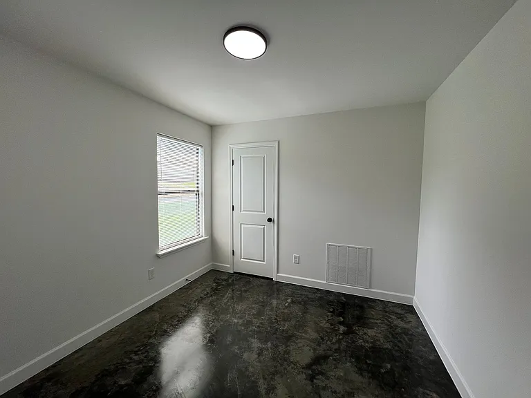 573 Jenson Rd — Photo 6