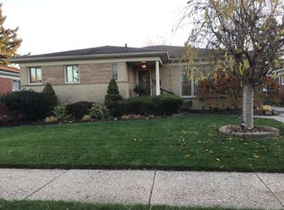 15225 Rosemary Blvd, Oak Park, MI 48237