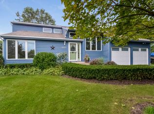 38802 N Cedar Valley Dr, Lake Villa, IL 60046