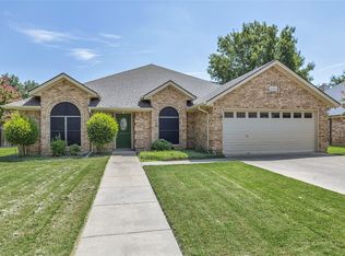 7004 Lonesome Oaks Dr, North Richland Hills, TX 76182