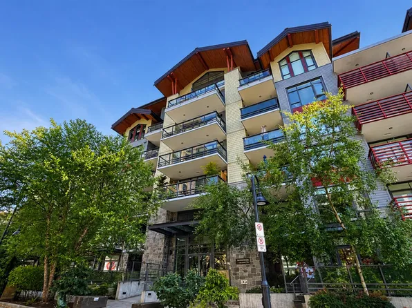 2738 Library Ln #304, North Vancouver, BC V7J 0B3