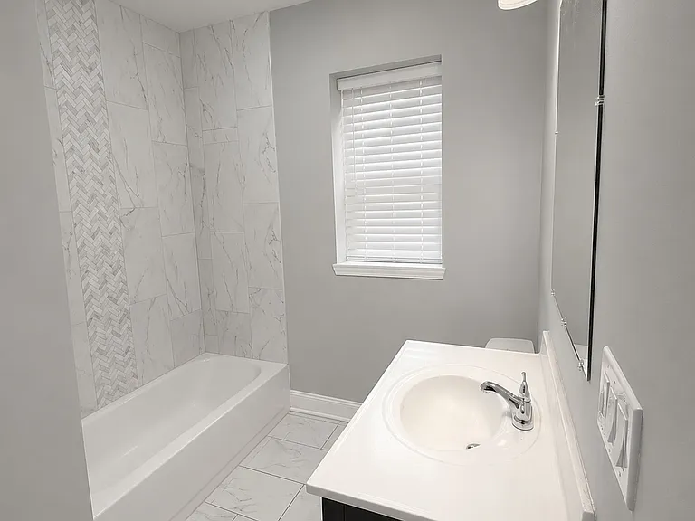 7724 S Essex Ave #3 — Photo 6