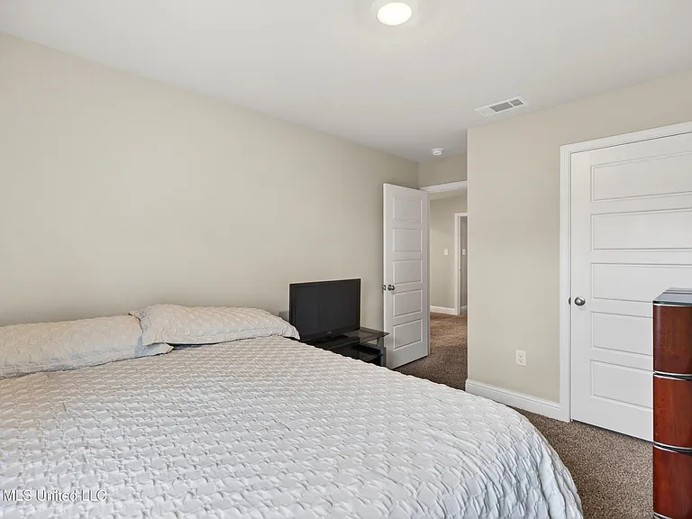 5438 Leeds Ln — Photo 38