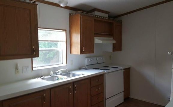 3rd image of 12814 Litewood Dr