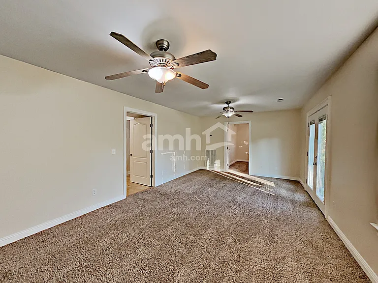 622 Creekfront Dr — Photo 7