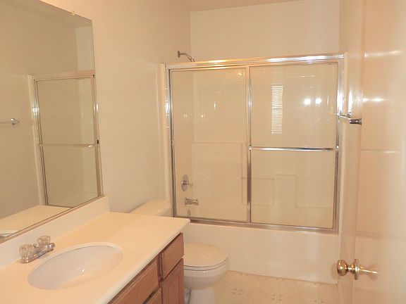 5th image of 16159 Chadwick Ct