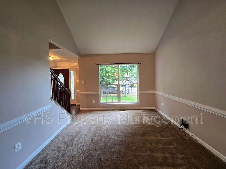 832 Fox Den Rd — Photo 7