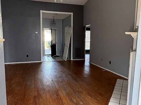 4th image of 2521 Coldstream Dr