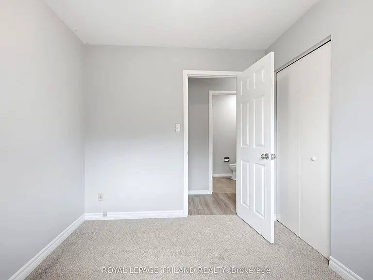 195 B Cedarvale Cres #A — Photo 10