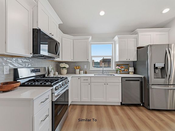 4th image of 222 N Dewberry Pl