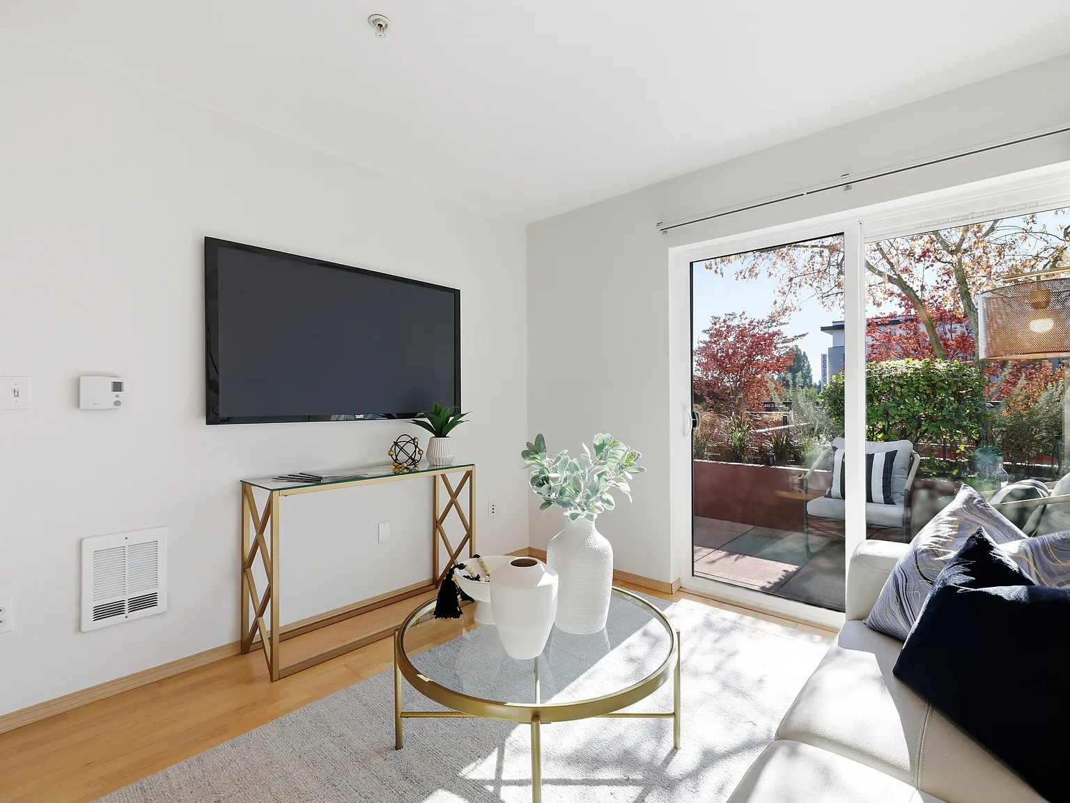 1 bed, 550 sqft, $1,790 — Photo 2