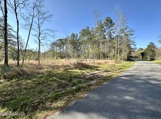 Roxanne St, Gautier, MS 39553