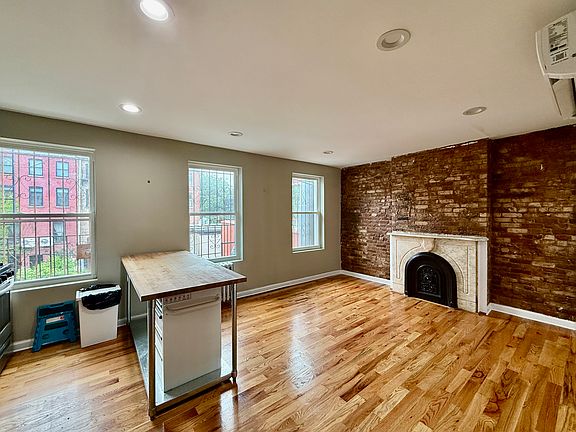 3rd image of 330 Halsey St #2