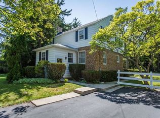 416 Slocum Lake Rd, Wauconda, IL 60084