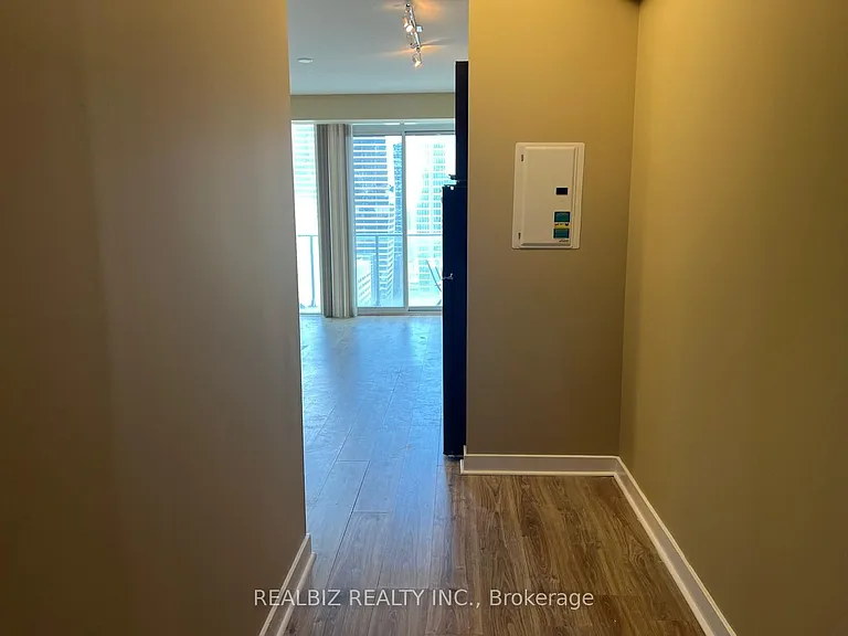 126 Simcoe St #2401 — Photo 10