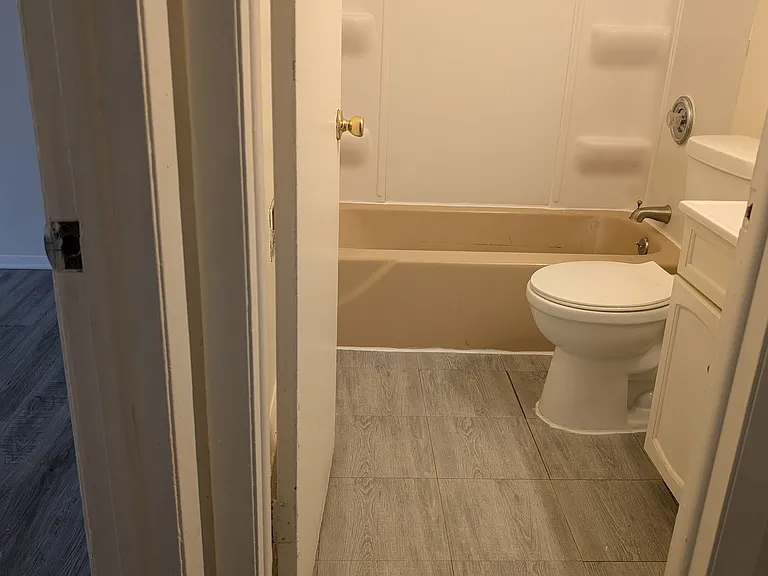 2050 Lilac Ln #G1 — Photo 12