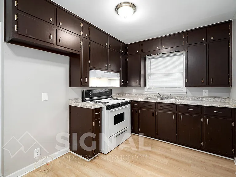 112 19th Ave NW — Photo 11