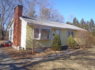 2 Fleetwood Dr, Chelmsford, MA 01824