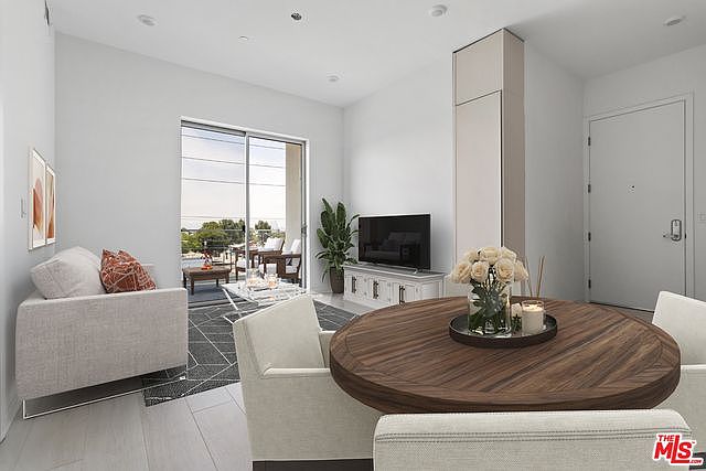 1st image of 1650 Sawtelle Blvd #101