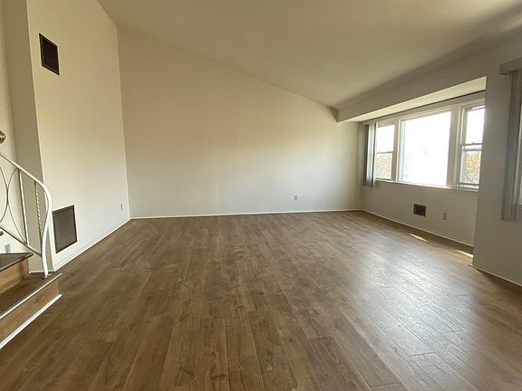 3rd image of 1514 Parsons Blvd #2