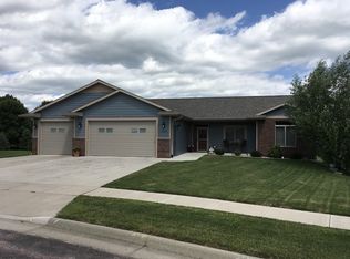 2929 Julie St, Yankton, SD 57078