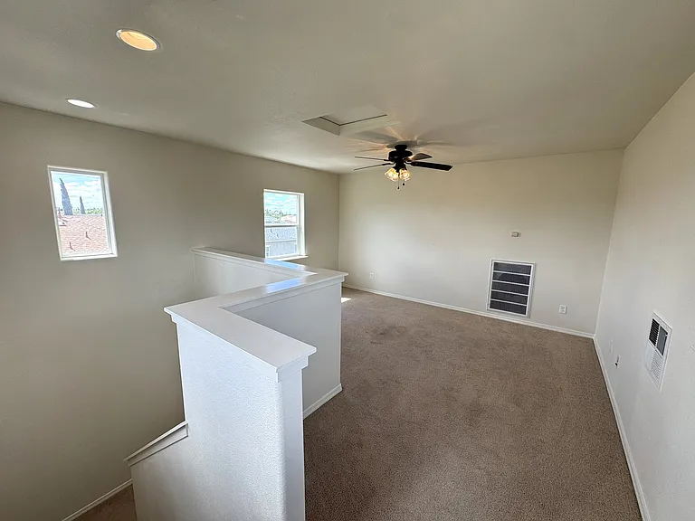 4060 Trenton Ave — Photo 16